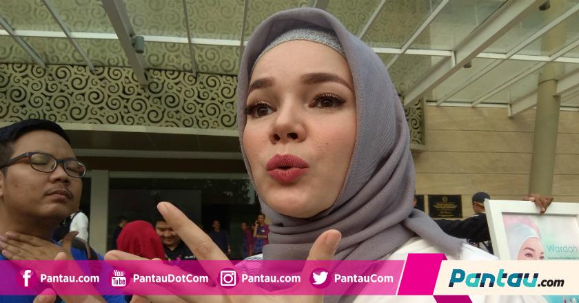 Cukup Makan Kurma, Kunci Dewi Sandra Tetap Bugar saat Berpuasa