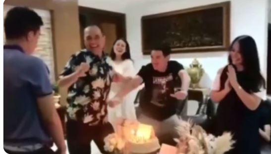 Beredar Video Keluarga Papa Kemplang Pajak Asyik Joget-joget Rayakan Ulang Tahun