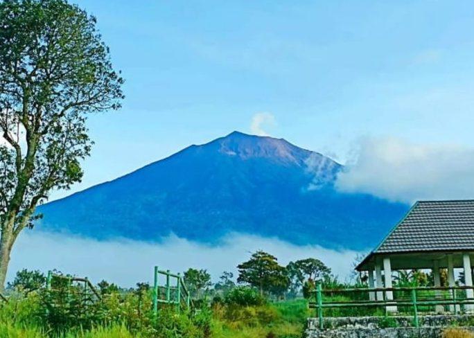 Dear Pendaki, Jalur Pendakian Gunung Kerinci Sudah Kembali Dibuka