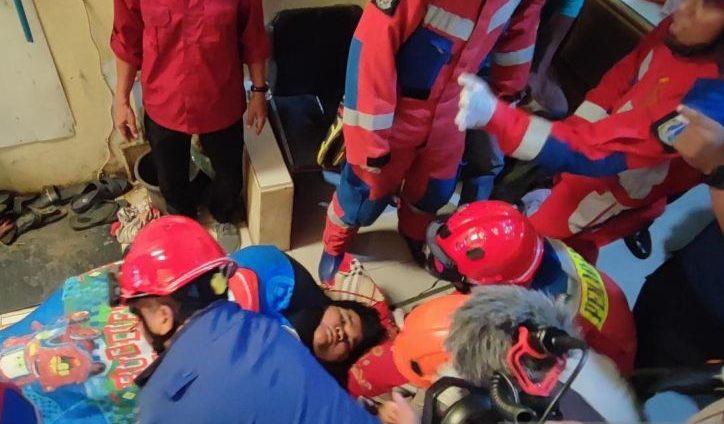 Remaja Obesitas 230 Kg Dievakuasi ke RSU Adhyaksa Jaktim