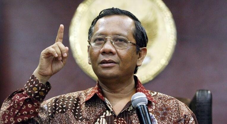 Mahfud MD: Penetapan Tersangka Jhonny Plate Sesuai Hukum dan Harus Dilakukan