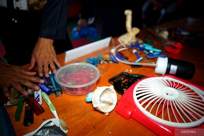 Tim Gabungan Geledah Blok Lapas IIA di Gorontalo