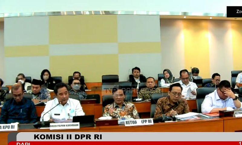 Komisi II DPR Bersama Mendagri dan KPU Rapat Malam Bahas RAPBN 2024