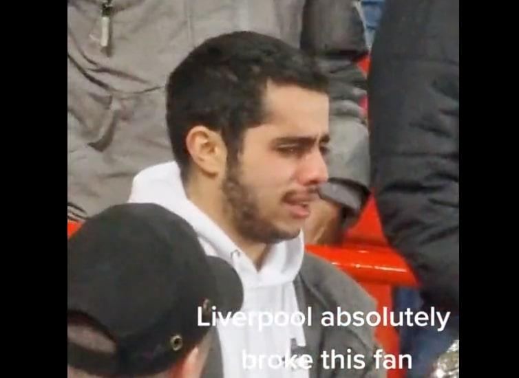 Pukpuk, Fans MU Ini Nangis Sesegukan usai Klub Kesayangannya Dibantai Liverpool 7-0
