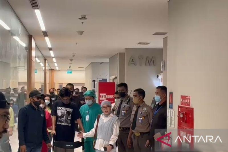 Gunakan Alat Bantu Jalan, David Ozora Akhirnya Pulang dari Rumah Sakit