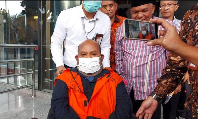 Lukas Enembe Dibawa ke RSPAD Malam Ini, Pengacara: Mual dan Pusing Karena Sudah 2 Hari Tidak Makan