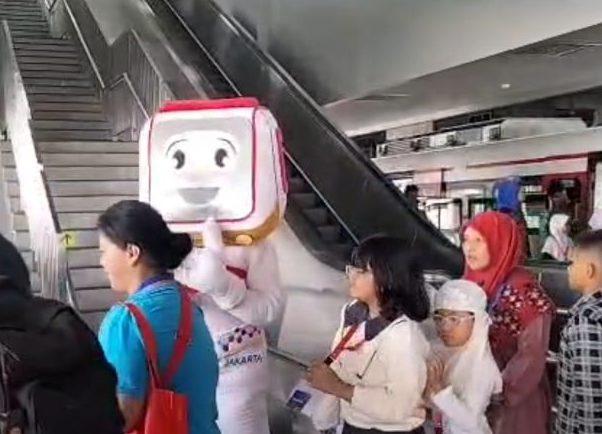 Reaksi Penumpang soal Tarif LRT Jakarta Hanya Rp1: Senang Banget Sih!