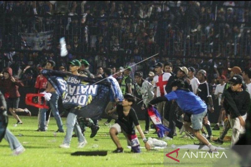 Ngeri Ricuh, Polisi Kawal Suporter Persis Solo ke Stadion Maguwoharjo Sleman