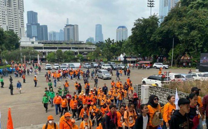 Buruh Dilarang Merokok di Istora Senayan