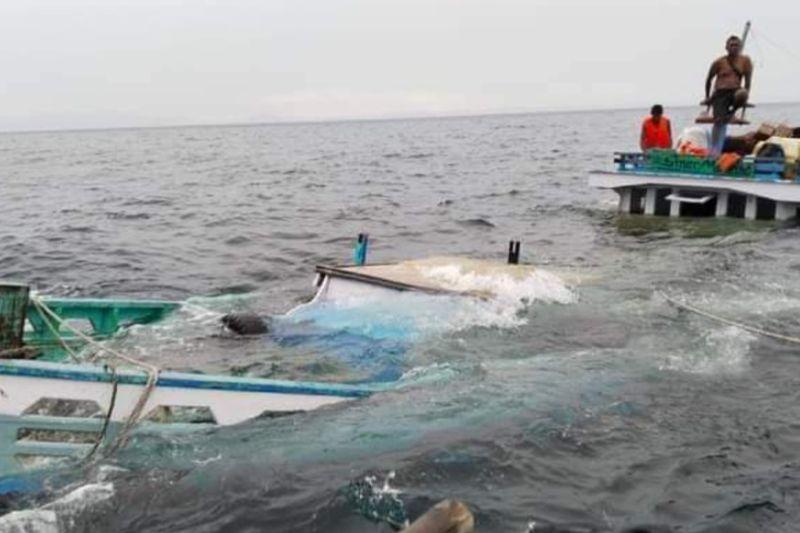 Tim SAR Evakuasi Penumpang Kapal Tenggelam di Halmahera Timur