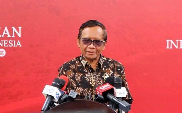 Mahfud MD Tantang Balik Benny Harman dkk Bahas Rp349 T