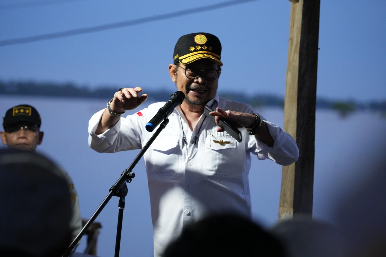 Mentan SYL: Banjir Tidak Boleh Menyurutkan Semangat Petani Karawang, Saya Siap Bantu