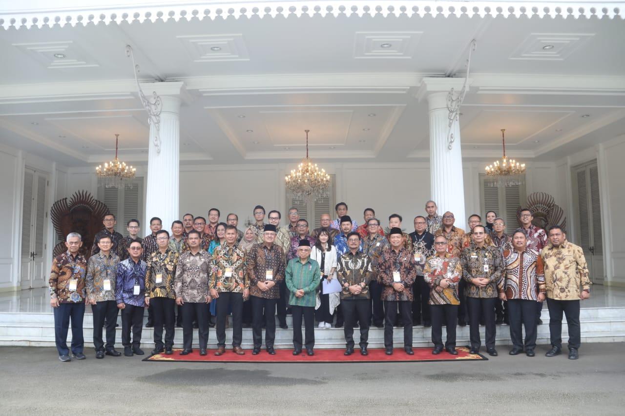 Wapres Maruf Amin Minta Pengusaha Sawit Dukung Program PSR