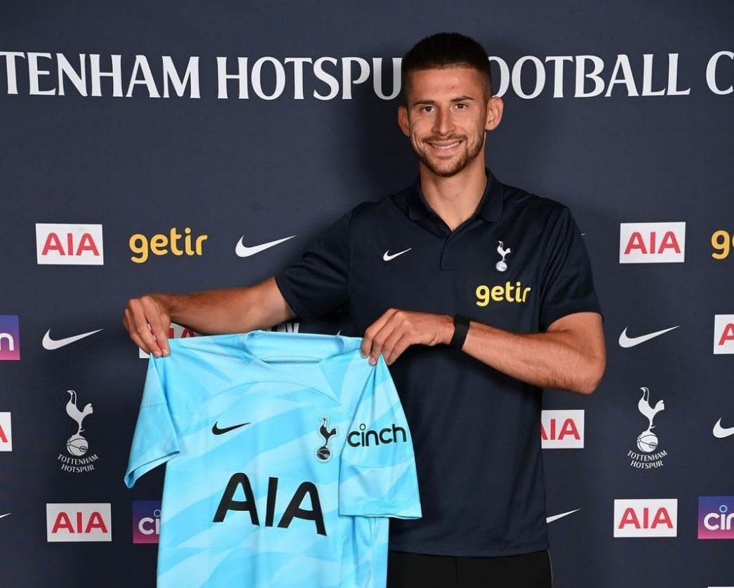 Vicario Resmi Gabung dengan Tottenham Hotspur