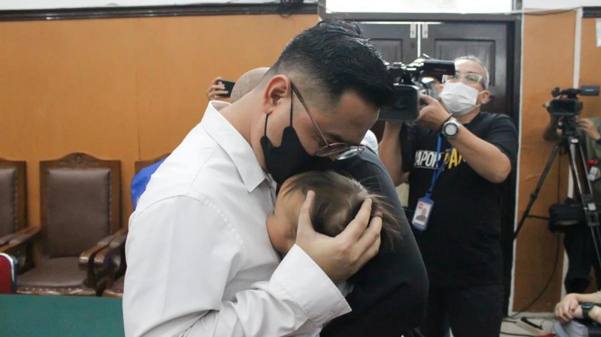 Dissenting Opinion 1 Hakim Sebut Irfan Widyanto Mesti Dibebaskan