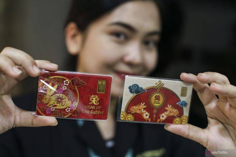 Harga Emas Antam Naik Rp7.000 per Gram Hari Ini