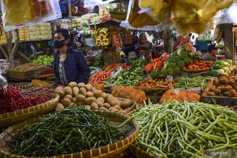 Cegah Lonjakan Harga Bahan Pokok saat Ramadan, Begini Saran Ekonom