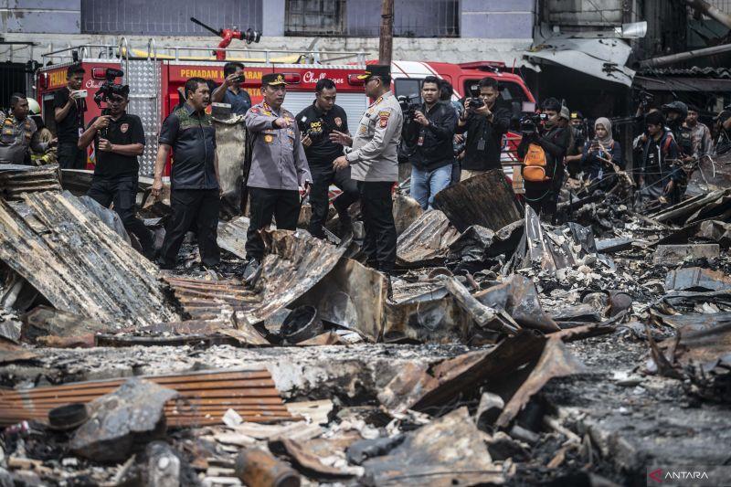 Sudah 19 Tewas, Lewat Endusan 5 Anjing Pelacak Satu Jenazah Ditemukan dalam Kebakaran