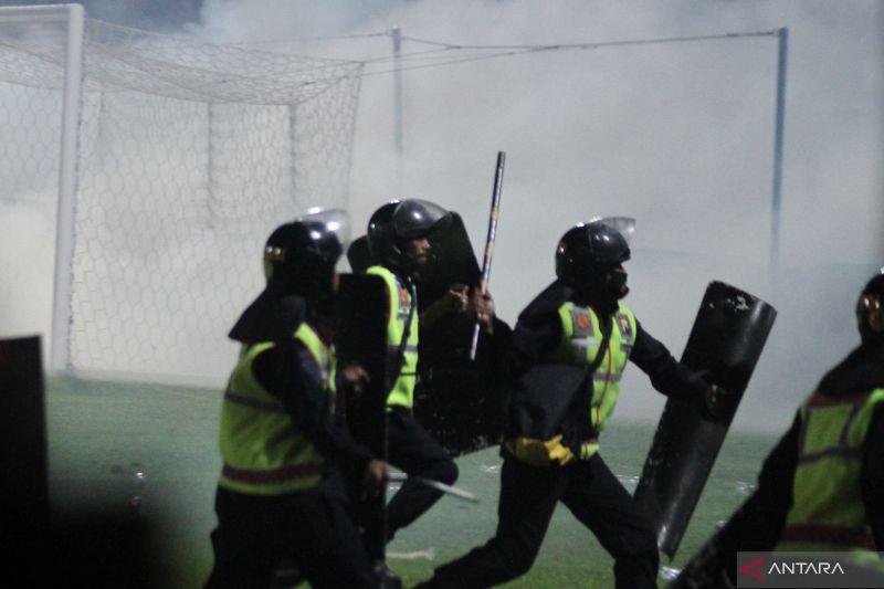 Kacau! 25 Oknum Suporter Bikin Laga Persik Vs Arema FC Jadi Rusuh, Polisi Amankan Pelaku