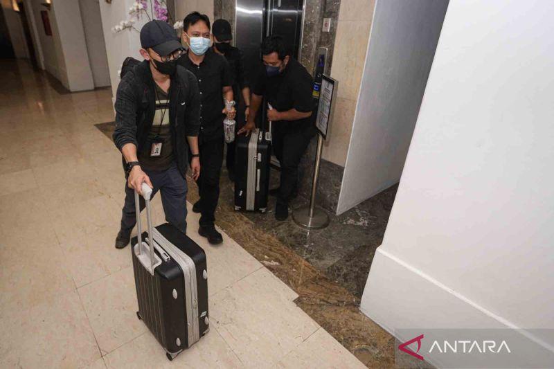 KPK Amankan Dokumen dari Ruangan Khofifah cs