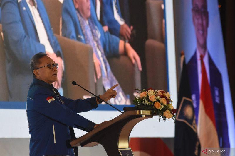 Zulhas Sentil Kader PAN: Kalau Gak Sanggup jadi Anggota DPR Mending Mundur
