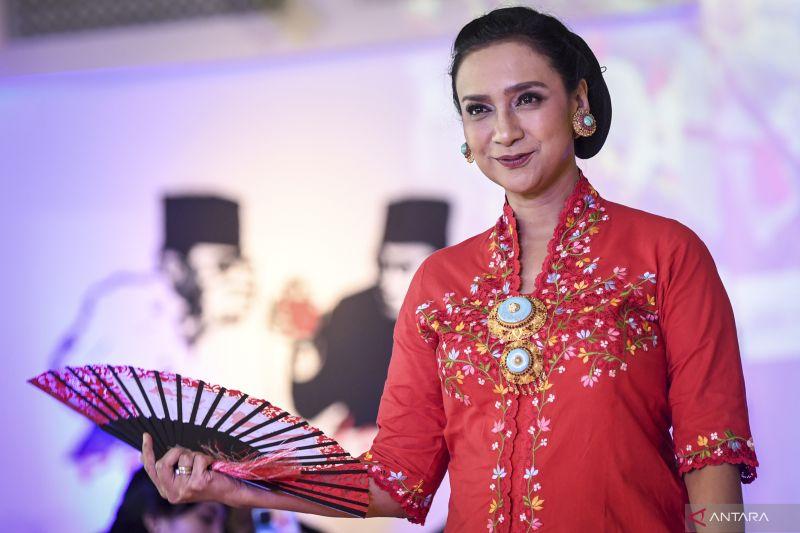 Jaga Warisan Budaya, Shahnaz Haque Ajak Perempuan Berkebaya