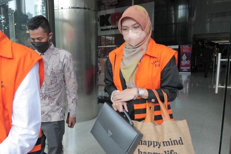 Bupati Probolinggo Nonaktif Puput Tantriana Divonis 4 Tahun Penjara