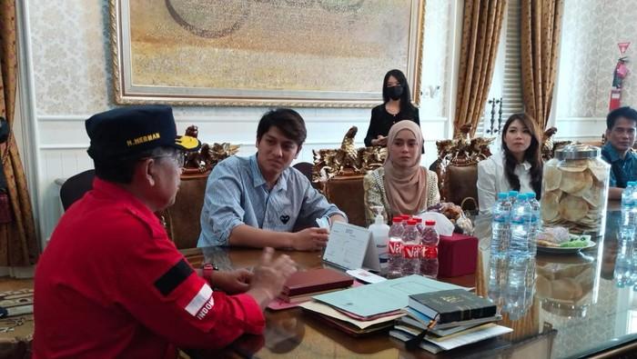 Lesti-Billar Salurkan Bantuan Bencana Korban Gempa Cianjur