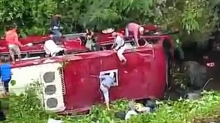 Korban Tewas Bus Masuk Jurang di Guci Tegal Bertambah Jadi 2 Orang