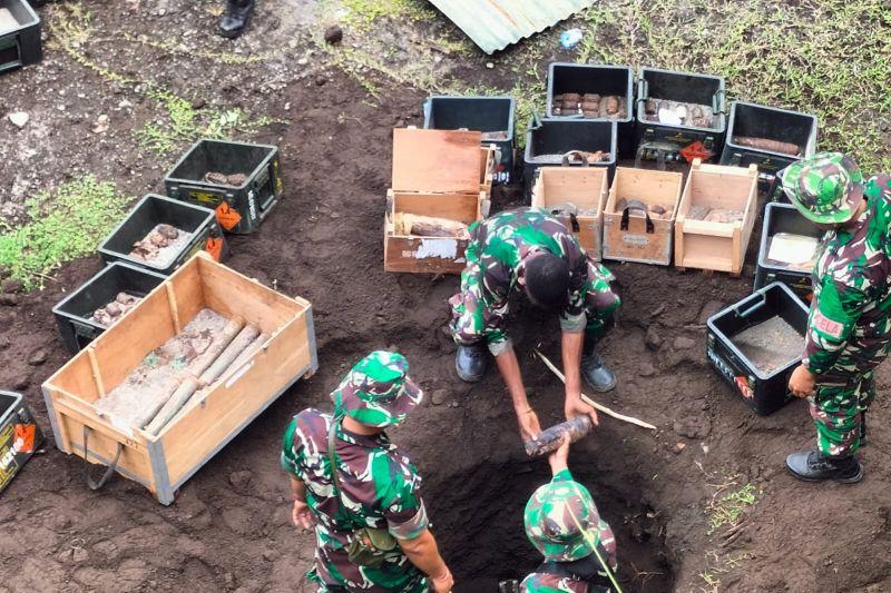 Denpal XVI/1 Ternate Musnahkan Amunisi Bahan Peledak Peninggalan Perang Dunia II