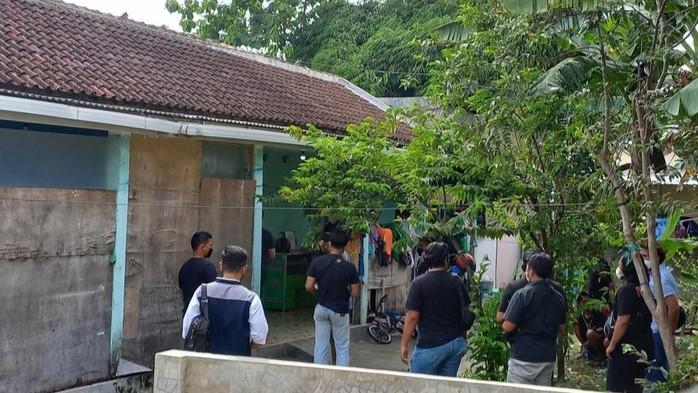 Penyidik Polri Gali Kesaksian Tiga Keluarga Pelaku Bom Bunuh Diri Astana Anyar