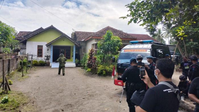 Polisi Ledakkan Bom Rakitan Usai Ringkus Terduga Teroris di Sleman