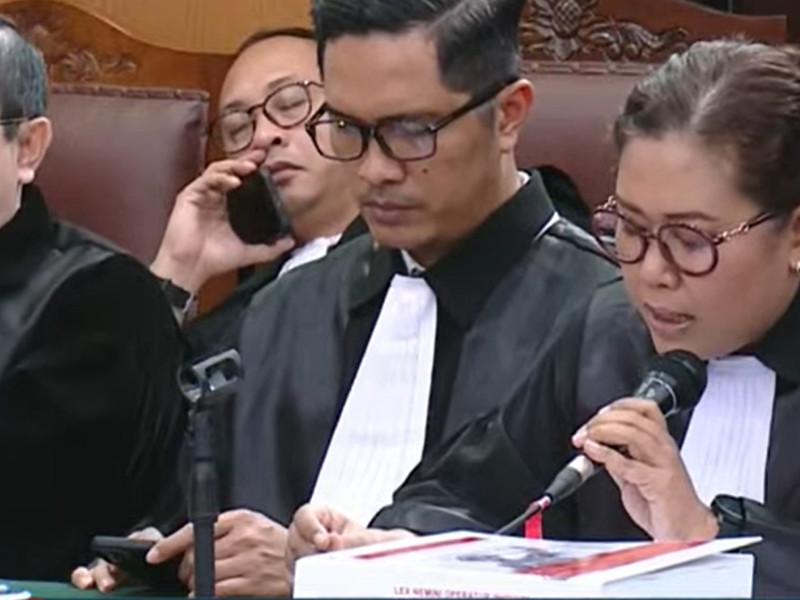 Eks Penyidik KPK Tertidur di Sidang Putri Candrawathi, Lelah ya?