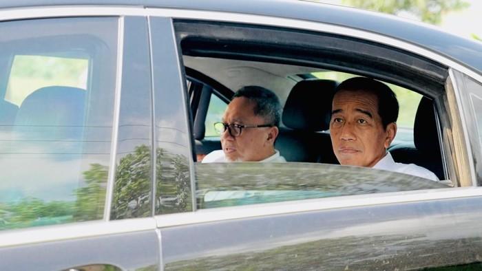 Pasang Muka Masam, Jokowi Sedih Jajal Jalanan Lampung!