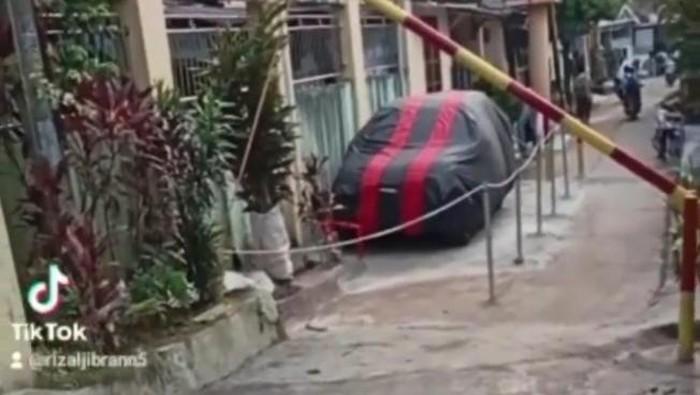 Polisi Ungkap 'Garasi' Viral di Depan Rumah Dibuat saat Libur Lebaran