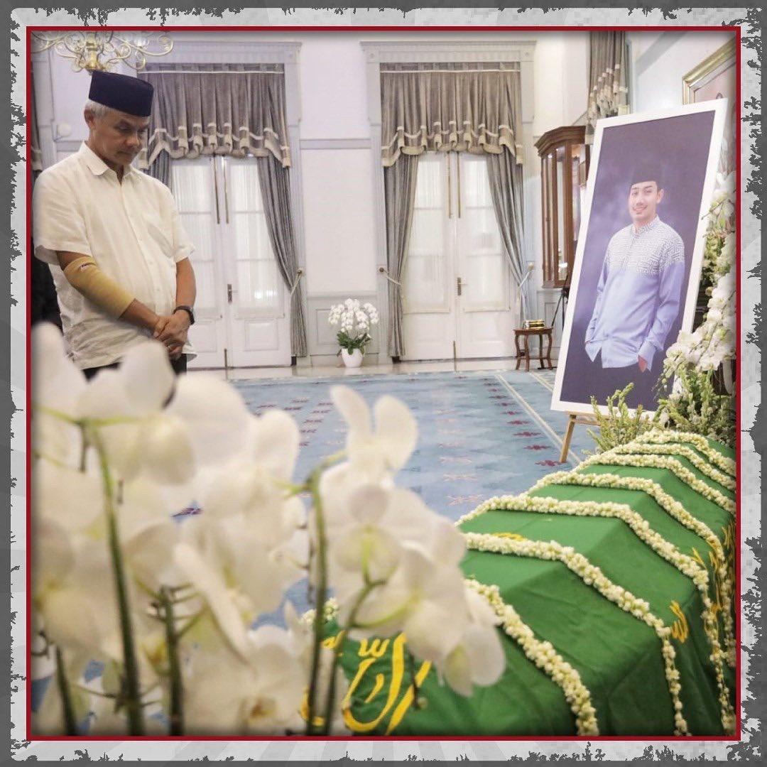 Unggah Foto Takziah, Ganjar: Kita Semua Bersaksi Ananda Eril Golongan Orang Baik
