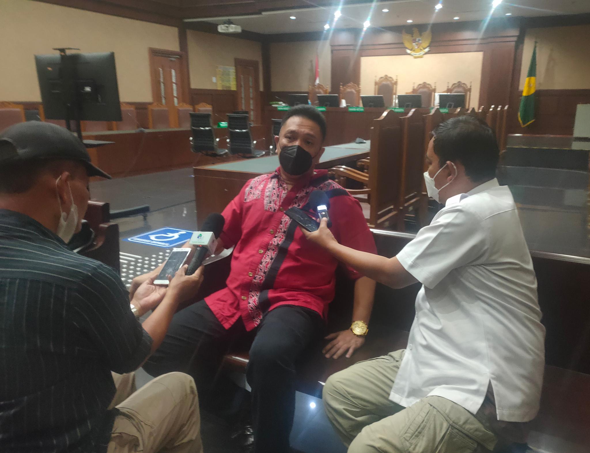 Soal Meme Anies Pakai Koteka, Zecky Alatas: Ruhut Memang Patut Dilaporkan ke Polisi
