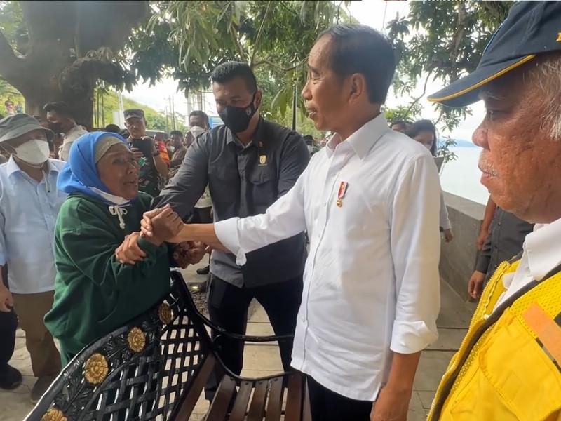 Berbuah Manis, Penjual Puding yang Samperin Jokowi Raih Beasiswa untuk Putranya