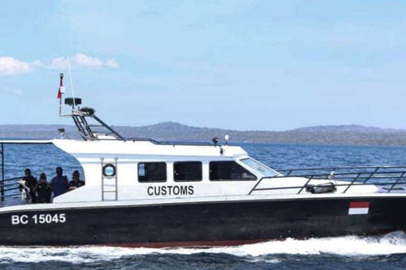 Bea Cukai Siagakan Kapal di Atambua Cegah Penyelundupan Pakaian Second Branded