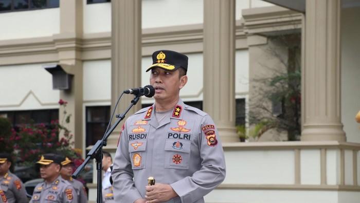 Lepas dari Maut, Kapolda Jambi Bawa Tongkat Komando saat Pimpin Apel Pagi