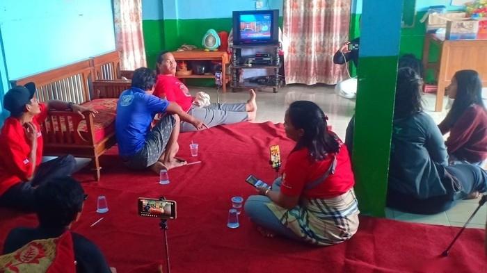 Gembira Ria Keluarga Yosua Nobar di Jambi Usai Sambo Divonis Mati