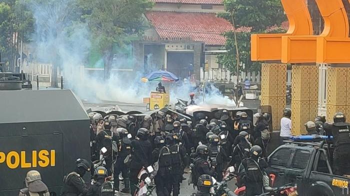 Bos PSIS Semarang Minta Maaf atas Ricuh Suporter