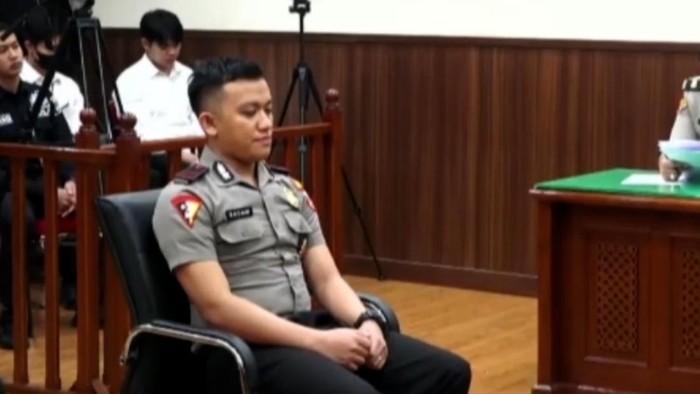 Ini Tampang Bharada Sadam yang Hapus Foto dan Video Dua Jurnalis saat Meliput di Kediaman Sambo