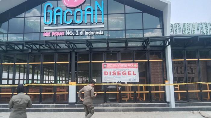 Resto Mie Gacoan di Serpong Disegel Satpol PP!
