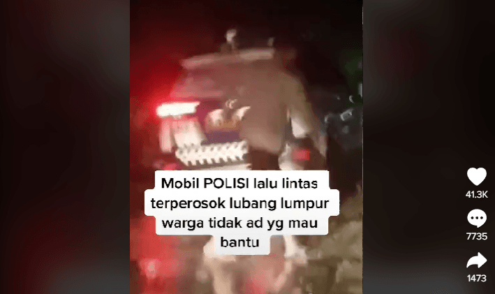 Viral Mobil Polisi Terjebak di Kubangan Lumpur, Warga Ogah Bantu, Netizen Bahagia Banget