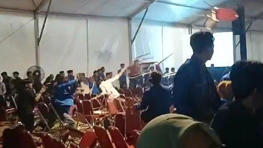 Waduh! Muspimnas PMII di UIN Tulungagung Saling Lempar Kursi