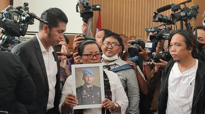 Keluarga Brigadir Yosua Restui Richard Eliezer Kembali ke Kepolisian