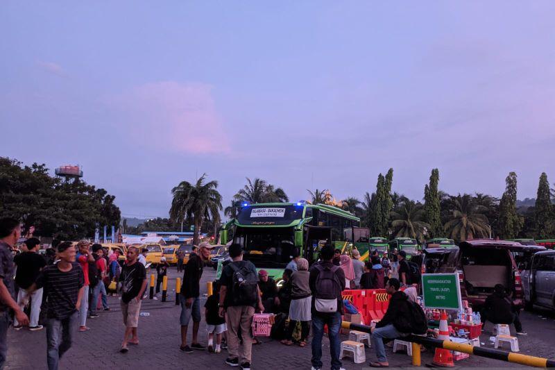Ribuan Pemudik Tumpah di Pelabuhan Bakauheni pada H-2