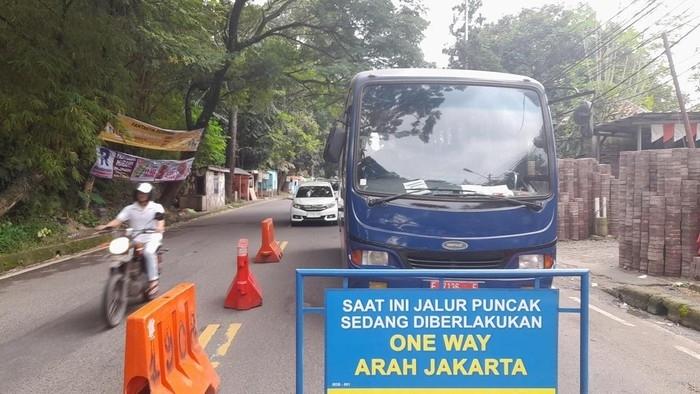 Satlantas Polres Bogor Terapkan Sistem Satu Arah di Kawasan Puncak Menuju Jakarta