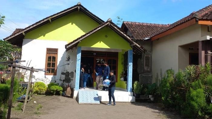 Polisi Sita Bahan Peledak dari Rumah Teroris Jaringan ISIS di Sleman